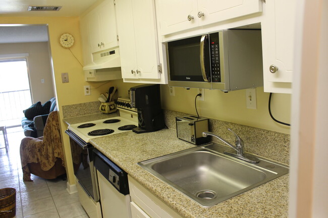 Building Photo - 3680 Barna Ave