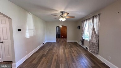 Building Photo - 312 Woodford St