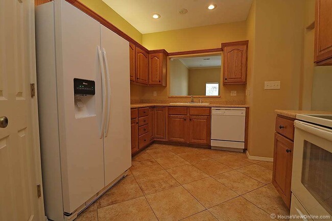 Building Photo - Brookshire 1315/1317