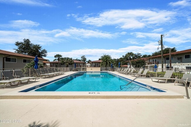Building Photo - 2100 W Beach Dr