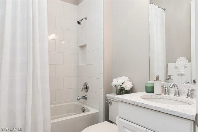 Building Photo - 9451 Montelanico Loop