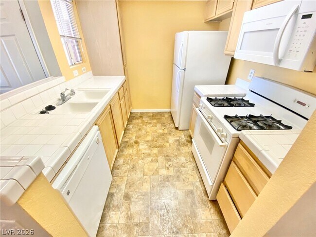 Building Photo - 1909 High Valley Ct