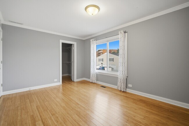Building Photo - 1306 Cove Dr