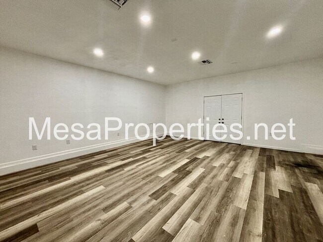 Building Photo - 15717 Bear Valley Rd