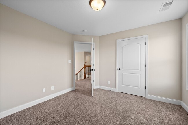Building Photo - 1006 Sunrise Dr