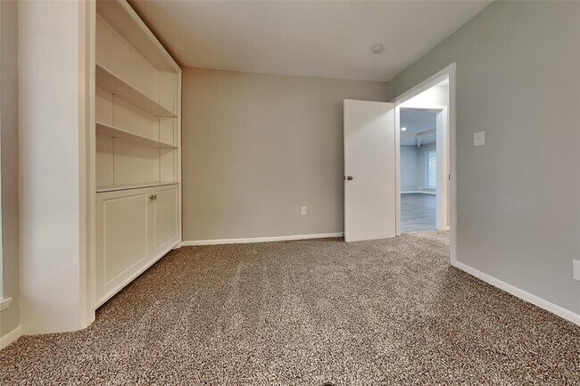Building Photo - 29118 Raestone St