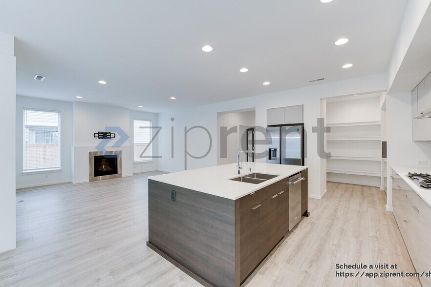 Building Photo - 16401 26th St E