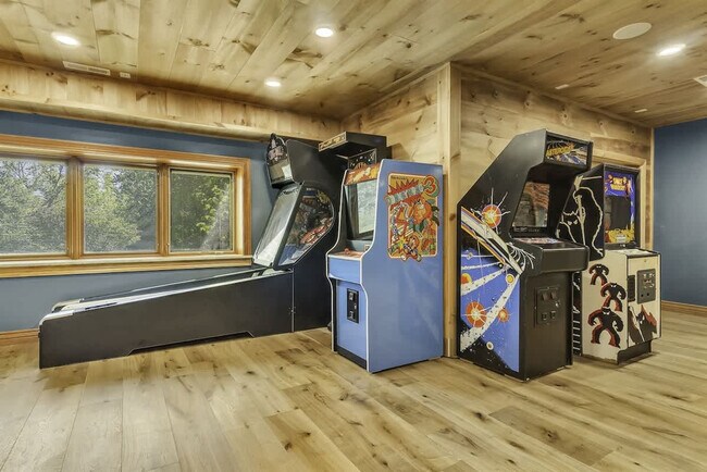 Building Photo - 1774 State Hwy UU