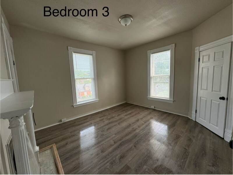 Building Photo - 12 S Wade Ave