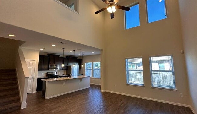 Building Photo - 2304 S Lakeline Blvd