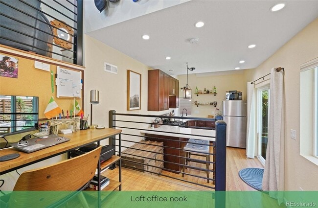 Building Photo - Fully Furnished Loft with washer/dryer and storage shed