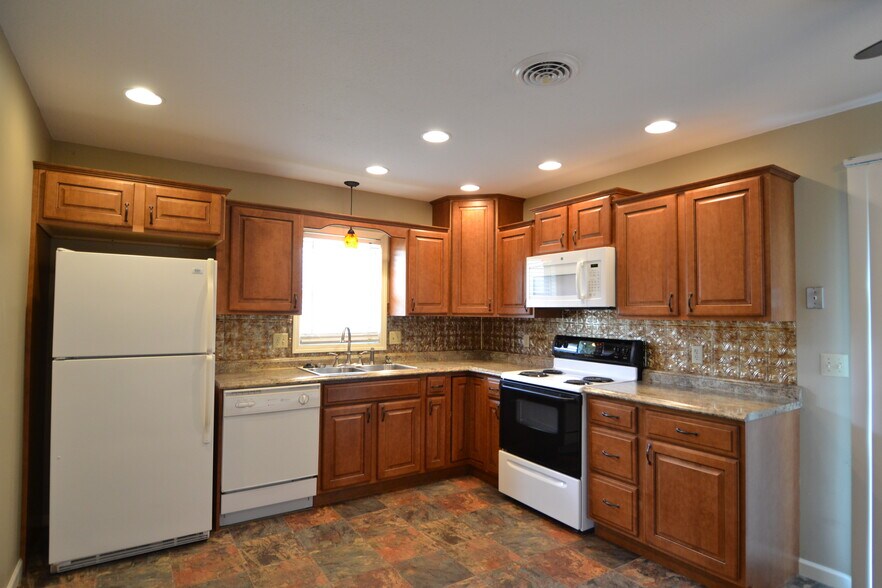 Building Photo - 713 Erin Pl