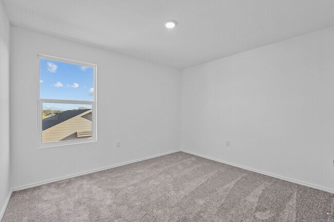 Building Photo - 910 Stricker Path