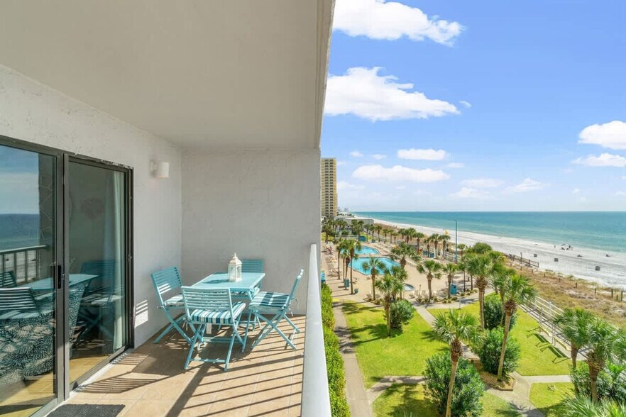 Building Photo - 8743 Thomas Dr