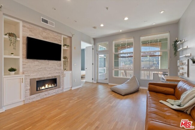 Building Photo - 13020 Pacific Promenade