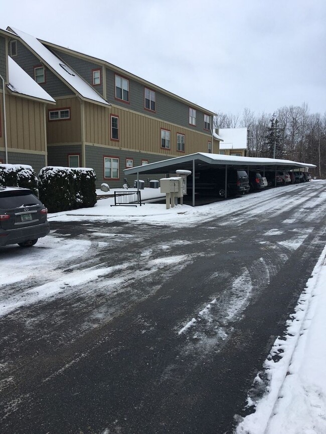 Building Photo - Furnished-Bay Views- Long Term!