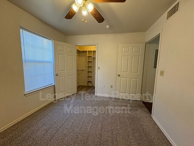 Building Photo - 1112 Williams Ave