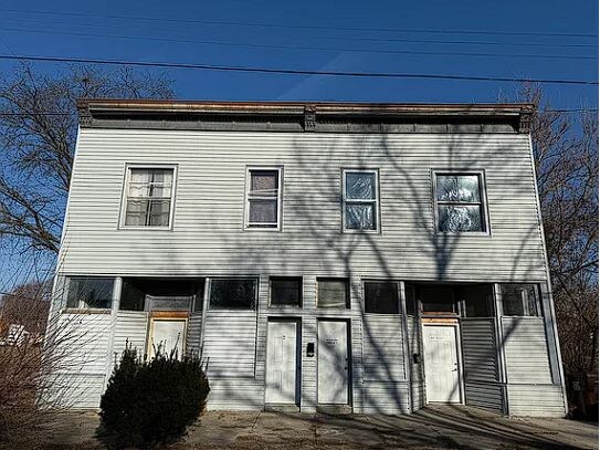 Building Photo - 1402 7th Ave