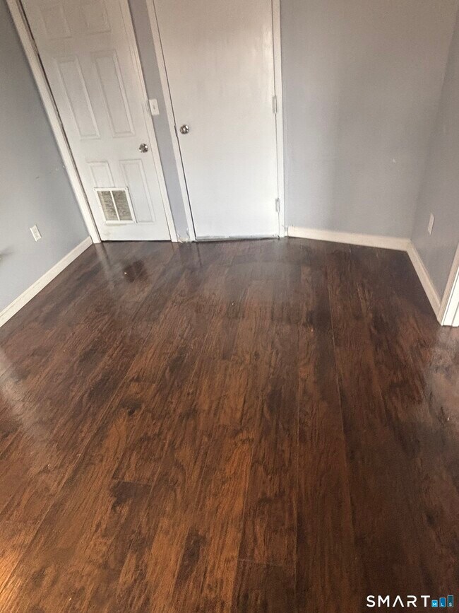 Building Photo - 75 High St