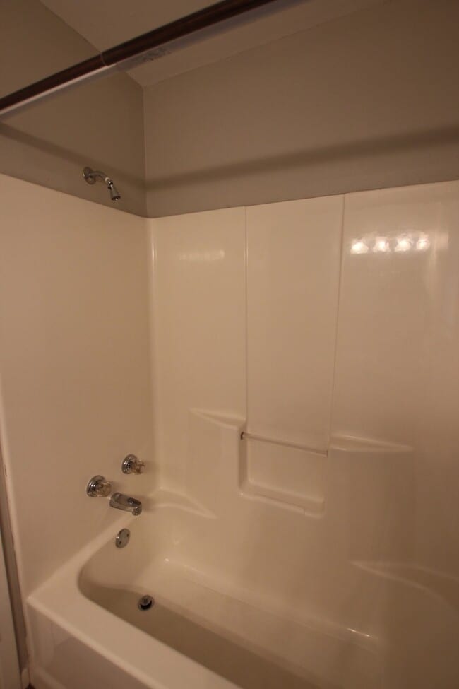 Building Photo - Langley Westminster Duplex