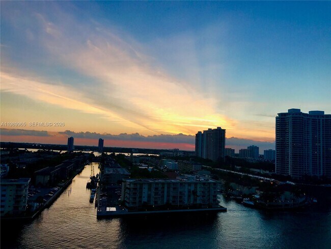 Building Photo - 290 174th St St