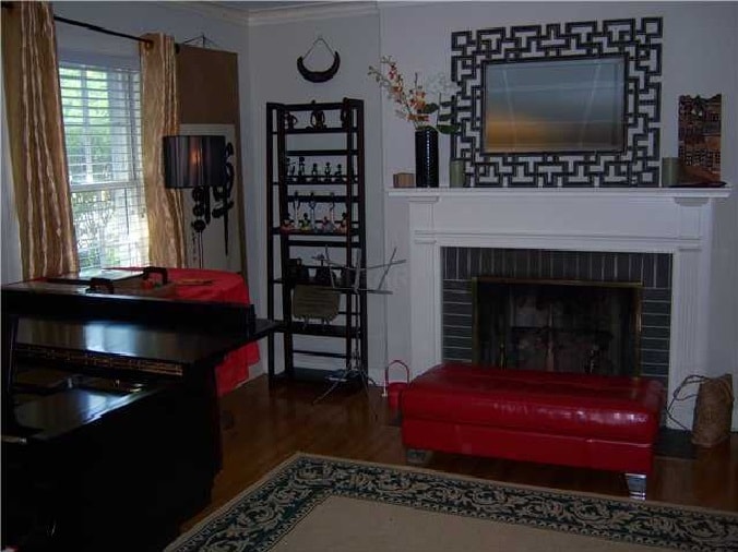 Front Living Room - 4400 Fair Meadow Rd S