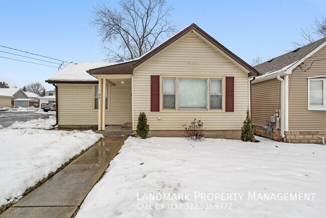 Building Photo - 6 E Eureka Dr
