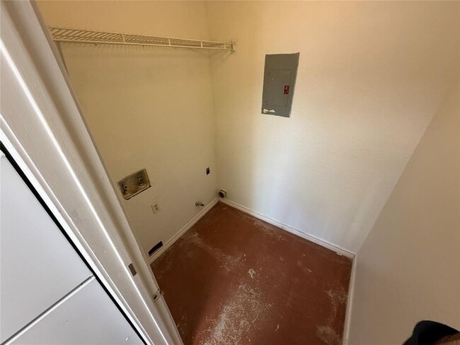 Building Photo - 16105 Fitchburg Cir