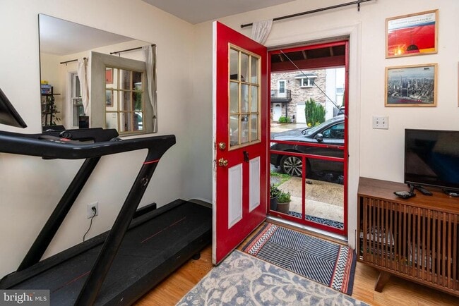 Building Photo - 76 Coryell St