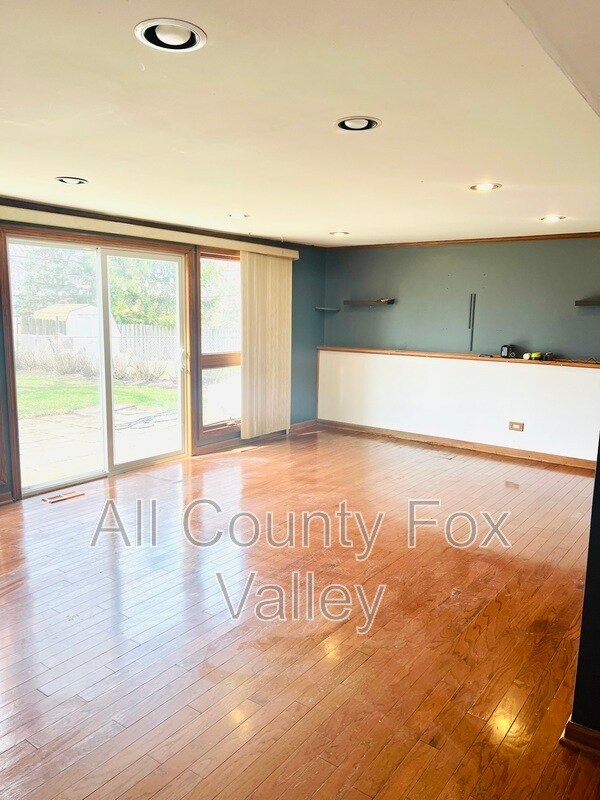 Building Photo - 1670 Chippendale Rd