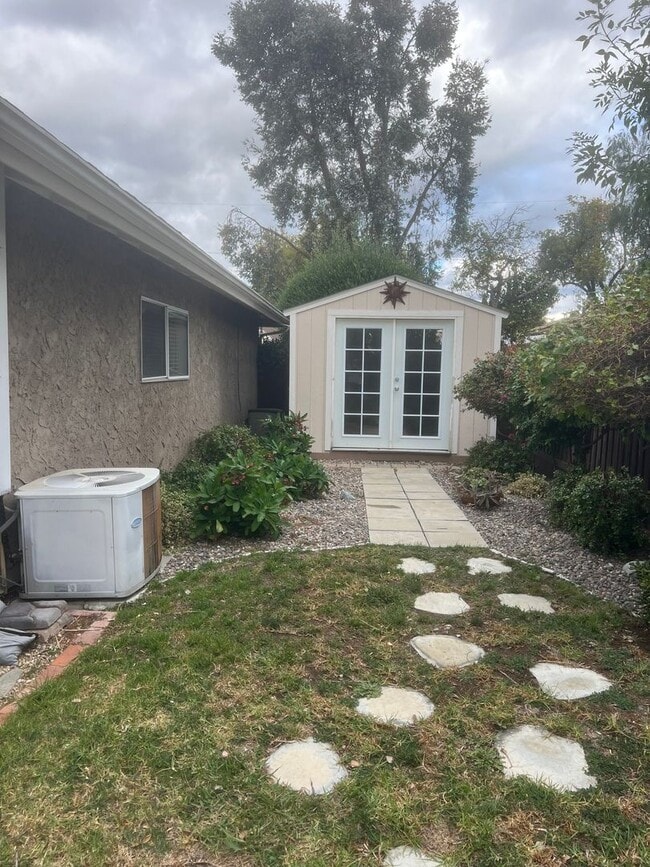 Building Photo - 3 bed, 2 Bath North Hills Pool Home with RV Access