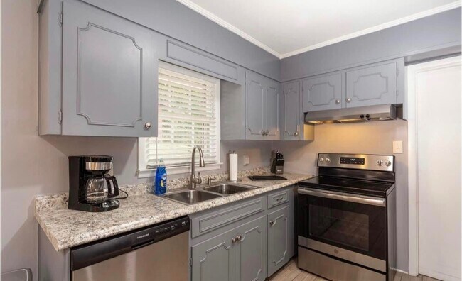 Building Photo - 947 Boswell Dr