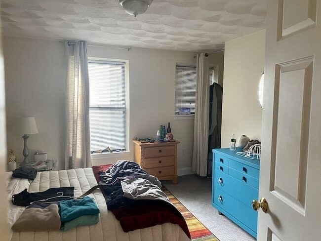 Building Photo - 113 Porter St