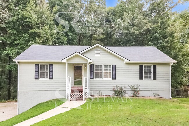 Building Photo - This charming 3BR 2BA home is ready to welcome you home