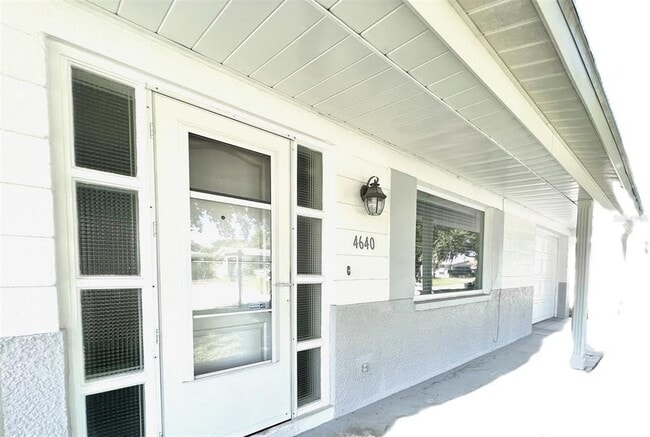 Building Photo - 4640 Taray Ln