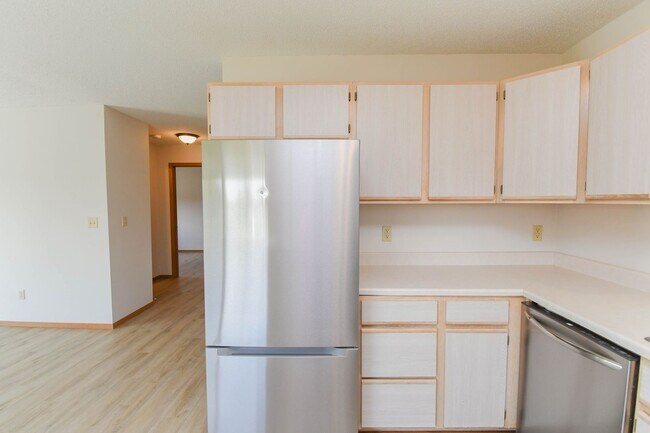 Building Photo - Updated 3BR Split-Level Home with Huge Deck, Fenced Yard & 2-Car Garage Near I-29!
