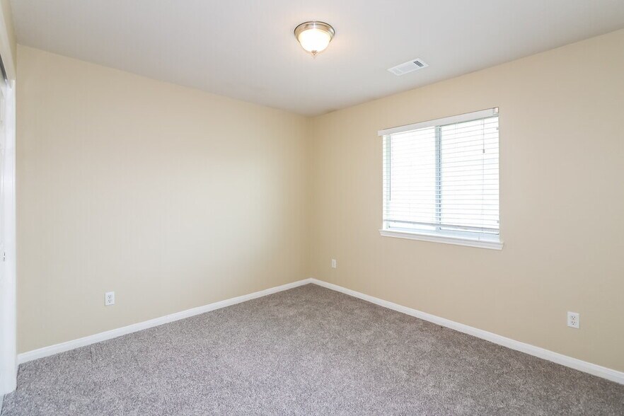 Building Photo - 5203 Lost Cove Ln