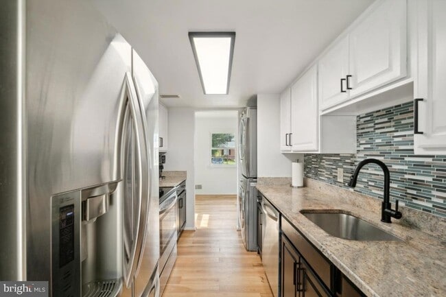 Building Photo - 2400 Kilpatrick Pl