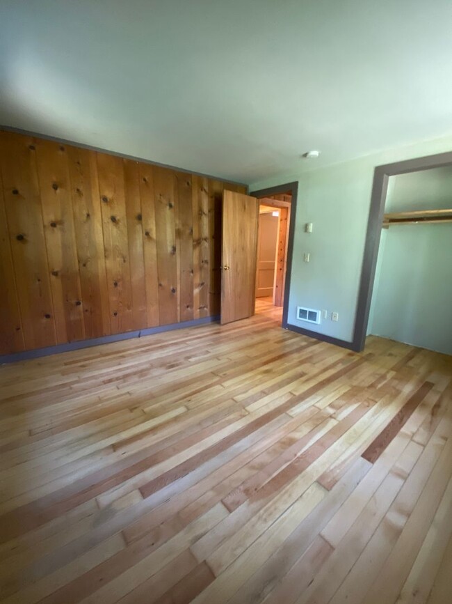 Building Photo - 3 Bedrooms | 2 Bath Home in Trout Lake, Wa...