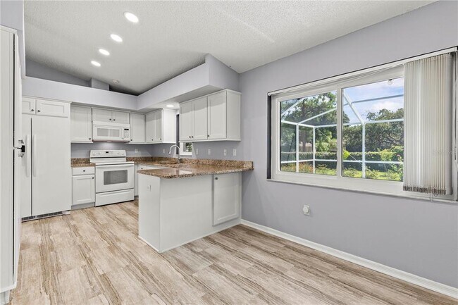 Building Photo - 9447 Ashley Dr