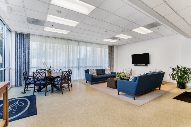 Building Photo - 3700 Cantrell Rd