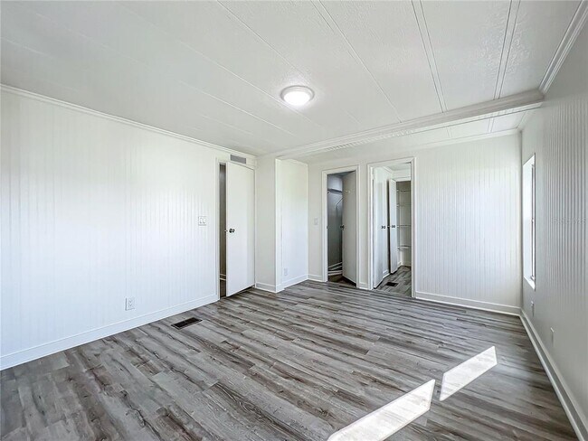 Building Photo - 140 Orangewood Dr