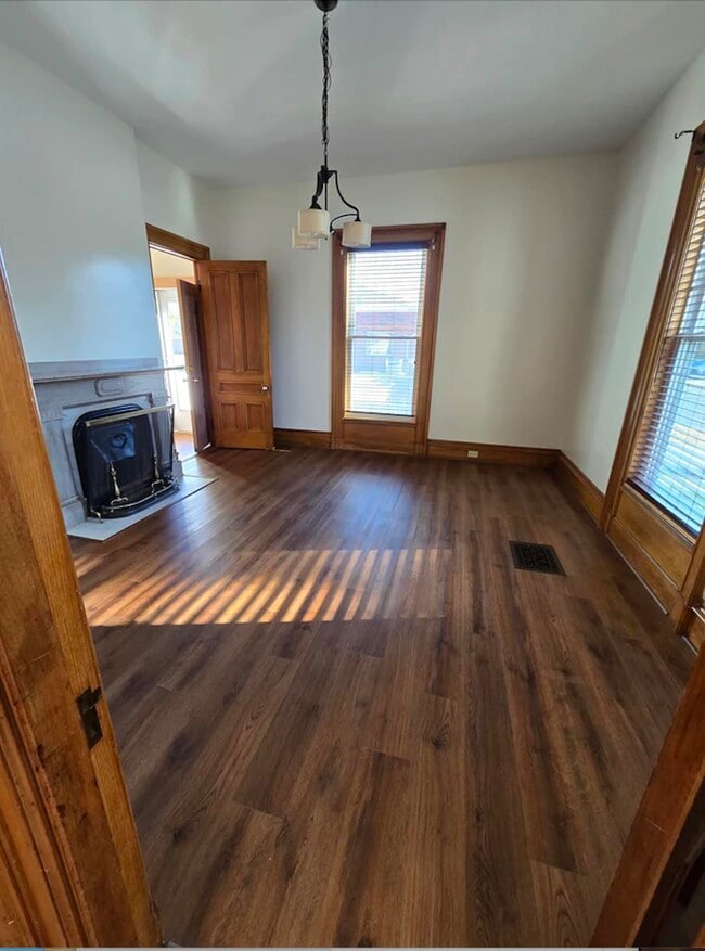 Building Photo - 281 Pembroke St