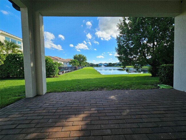 Building Photo - 4757 Saddle Ranch Rd