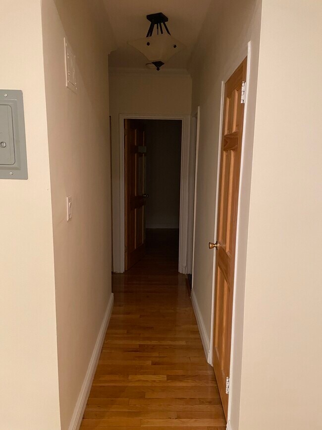 Building Photo - 220 Central Ave