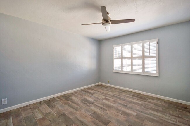 Building Photo - 544-546 W San Juan Ave
