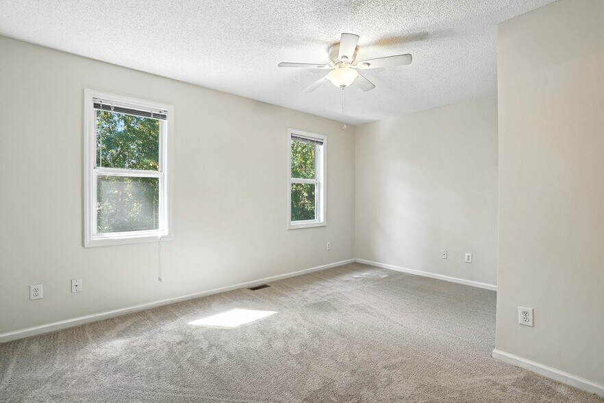 Building Photo - 281 Marshbanks St