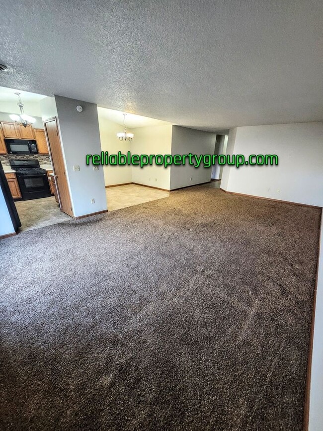 Building Photo - 1417 Lakehurst Dr