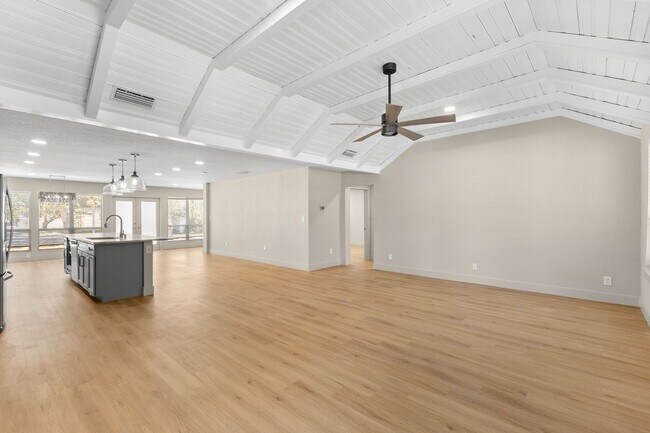 Building Photo - 3022 1st St N