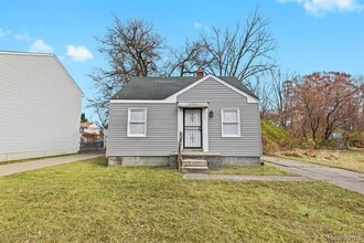 Building Photo - 19450 Heyden St